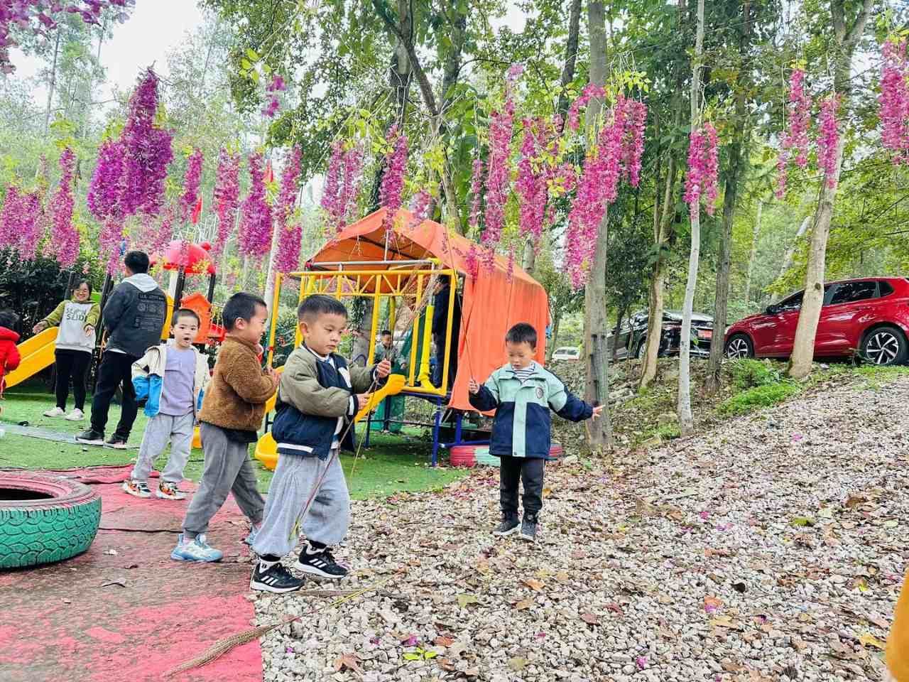 艺体学院秋游.jpg