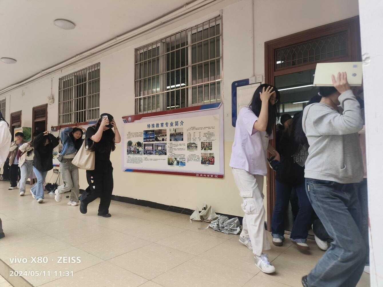 应急疏散演练现场2.png
