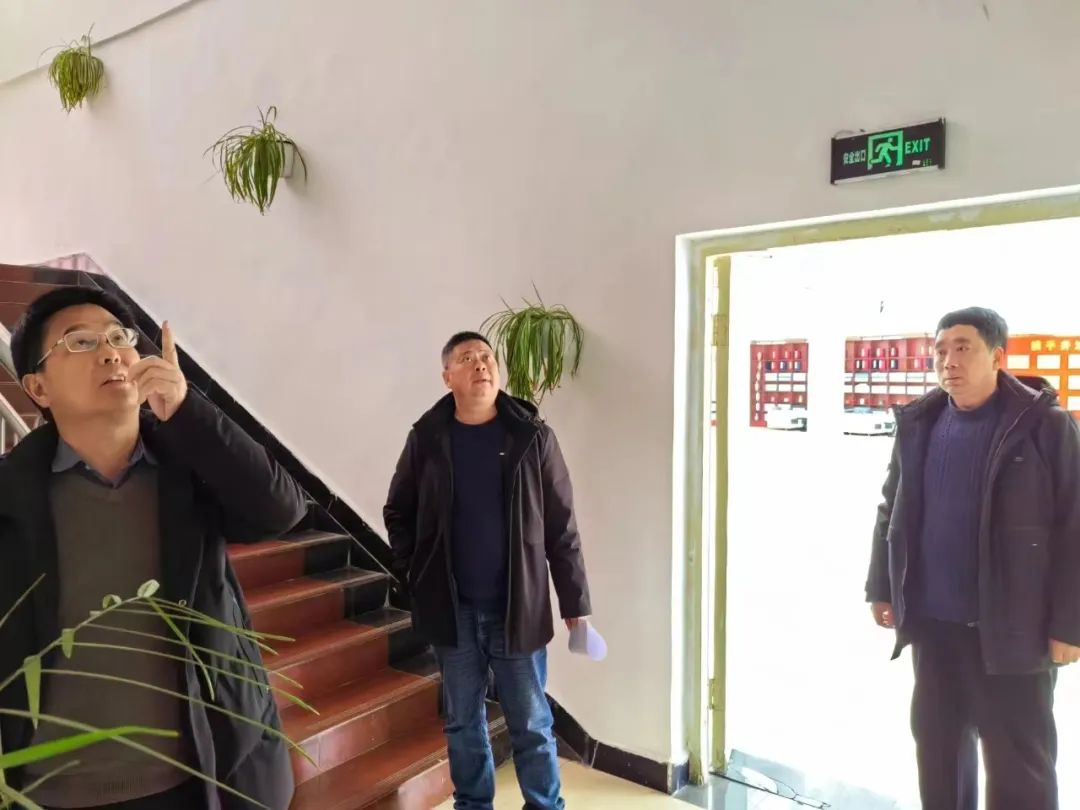 校领导班子成员分别带队检查校园安全工作1.png