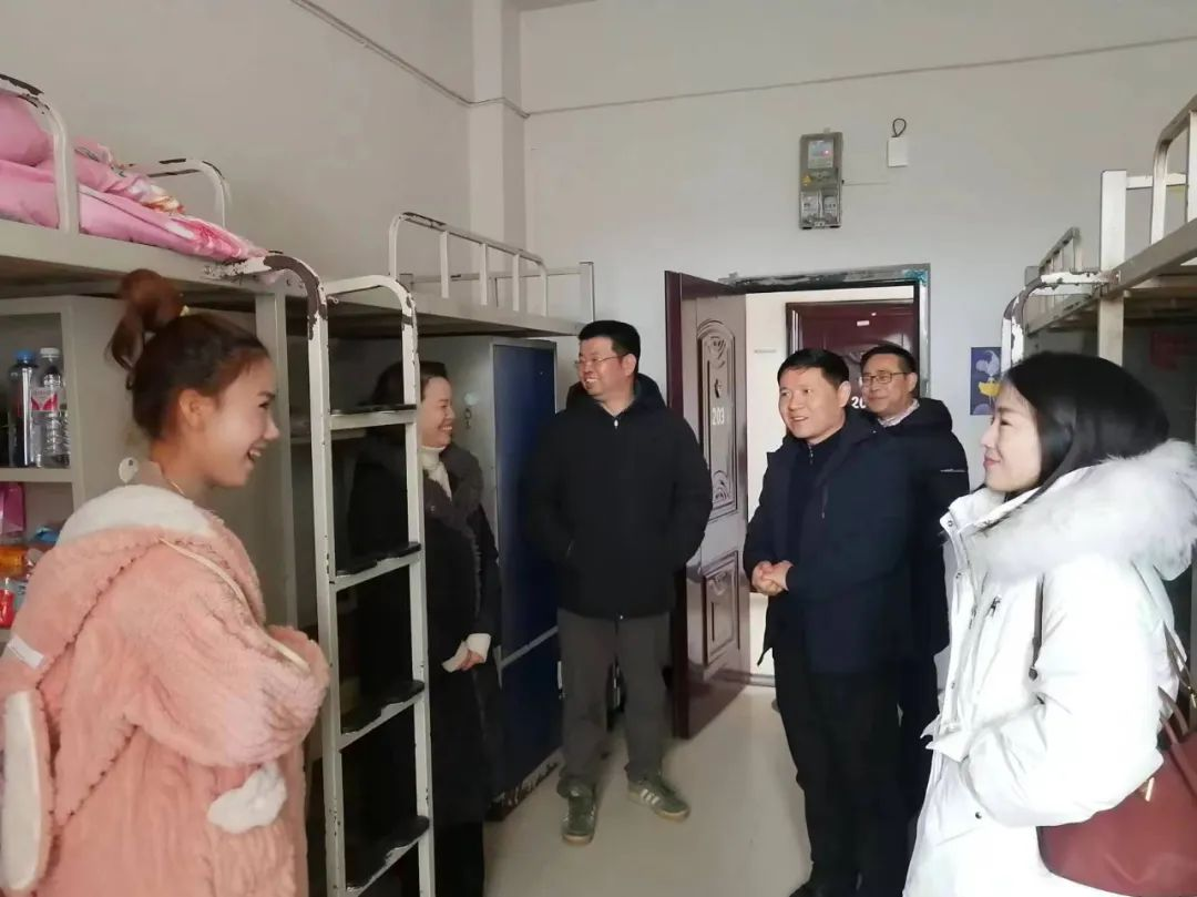 校领导班子成员分别带队检查校园安全工作4.png