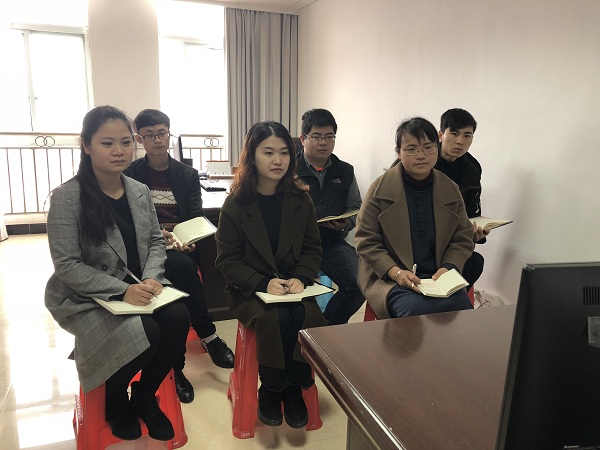 团委教师及团总支教师观看.JPG