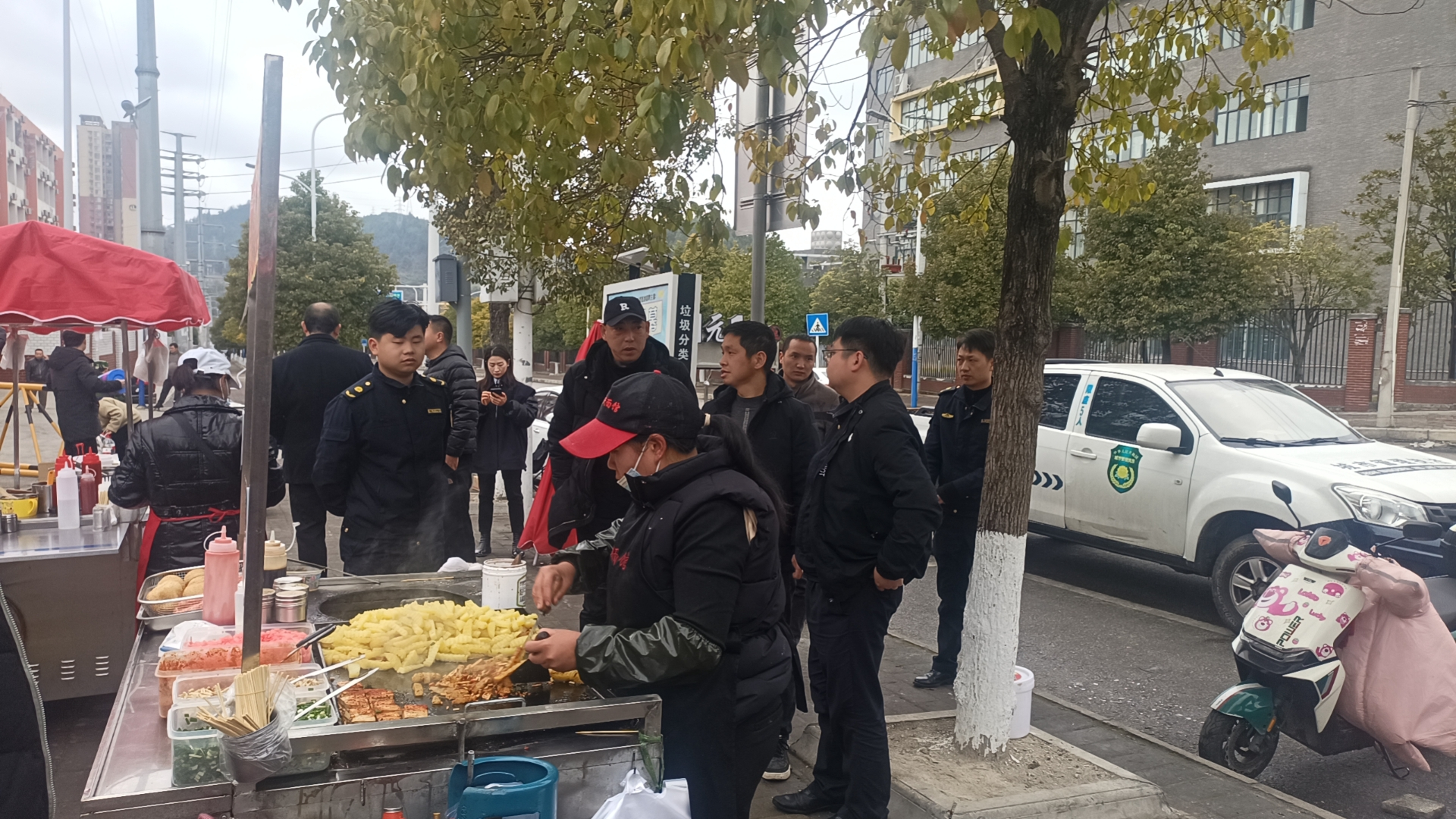 联合整治现场二.png